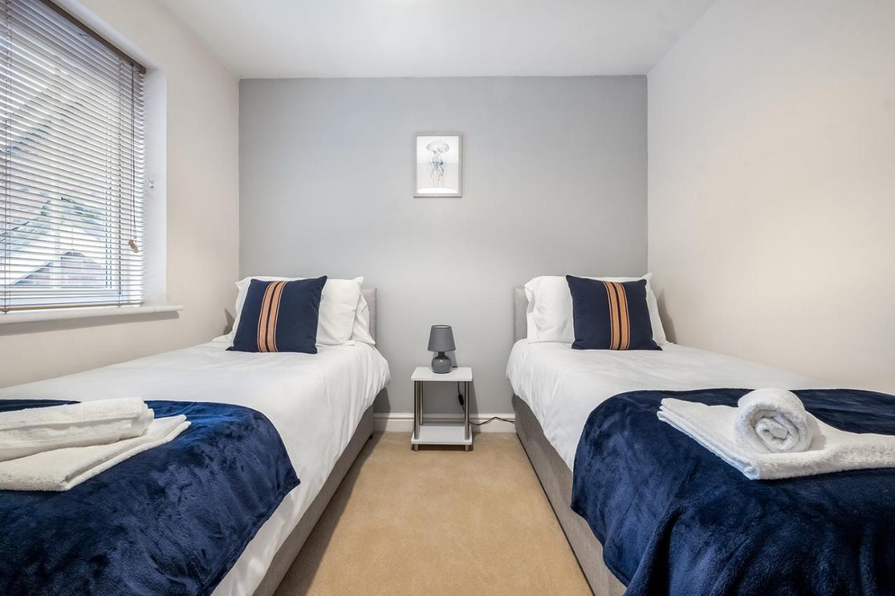Large 4 * Northampton